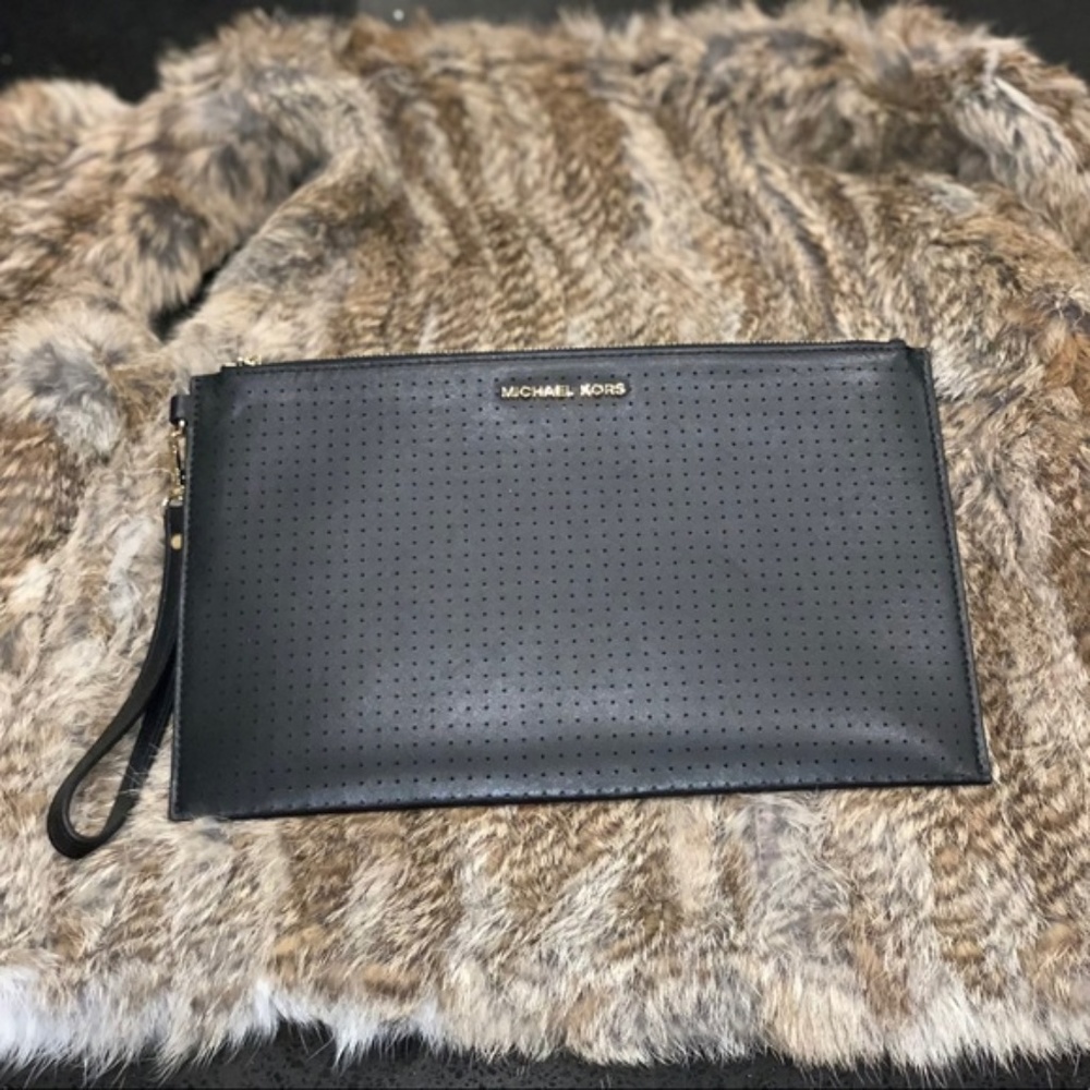 ✨SOLD ✨ Michael Kors Clutch ✨